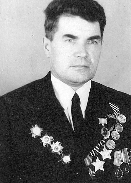 Гусляков Георгий Иванович (1922-1998), Герой Российской Федерации