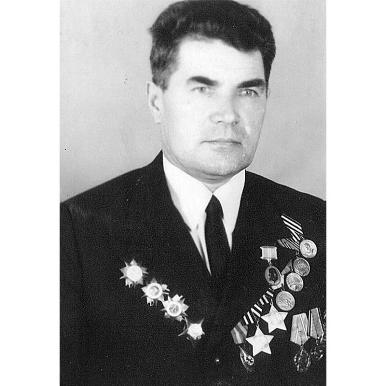 ГУСЛЯКОВ ГЕОРГИЙ ИВАНОВИЧ (1922-1998)