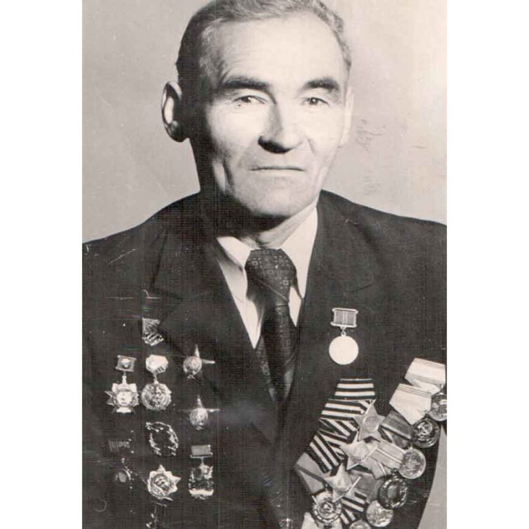 ПОПОВ ПЁТР АНДРИЯНОВИЧ (1916-2005)