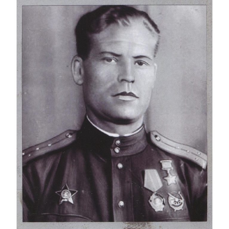 ВАКАРИН ИЗОТ АНТОНОВИЧ (1911 – 1945)